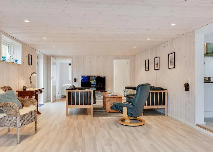 Hardina - 300m From The Sea By Interhome